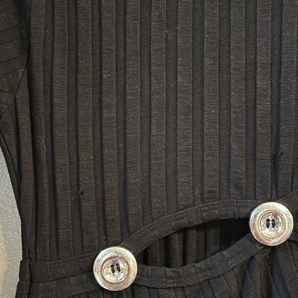 As is RTR SZ small
Simon Miller
Simm Dress Black/Silver Long Sleeve Cut Out Maxi - Picture 10 of 10